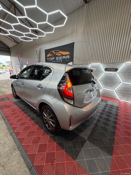 2018 Toyota Aqua 1.6 Petrol Hybrid 389015645