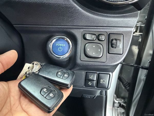 2018 Toyota Aqua 1.6 Petrol Hybrid 389015615