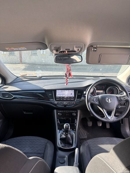 Vauxhall Astra 2018 389140727