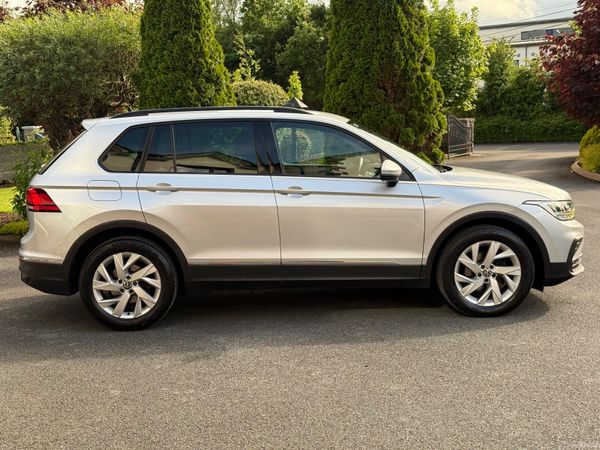 Immaculate 221 Volkswagen Tiguan! 389141351