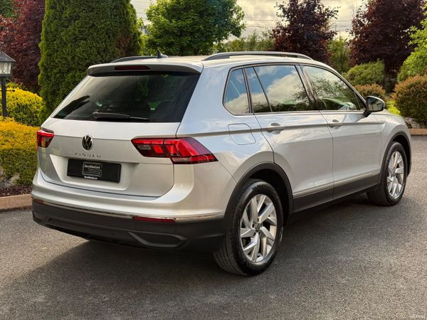 Immaculate 221 Volkswagen Tiguan! 389141353