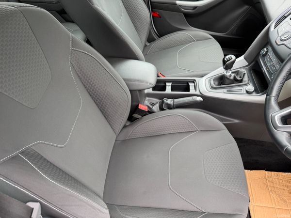 Ford Focus Zetec 1.5 TDCI 389181417
