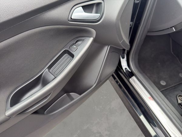 Ford Focus ST Line 1.5L Eco Boost 389187977