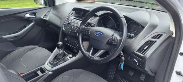Ford Focus 2017 389196665