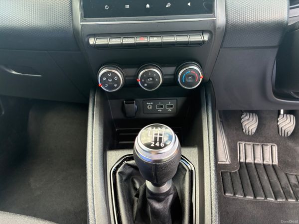 Renault Clio 1.0L Petrol Manual 389103861