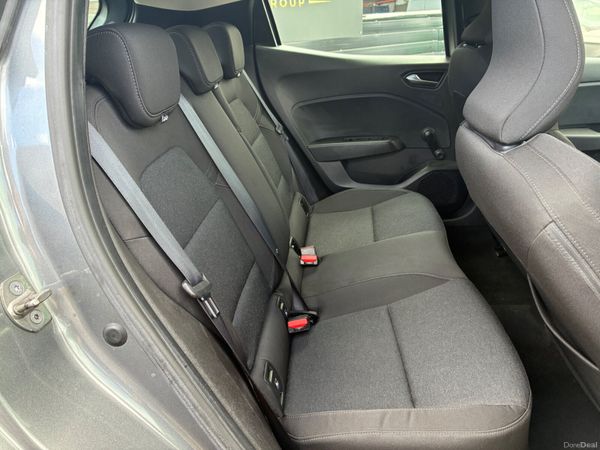 Renault Clio 1.0L Petrol Manual 389103833