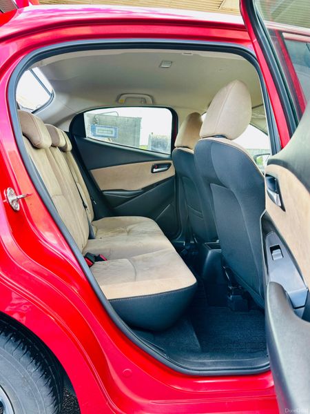 Mazda Damio 389276105