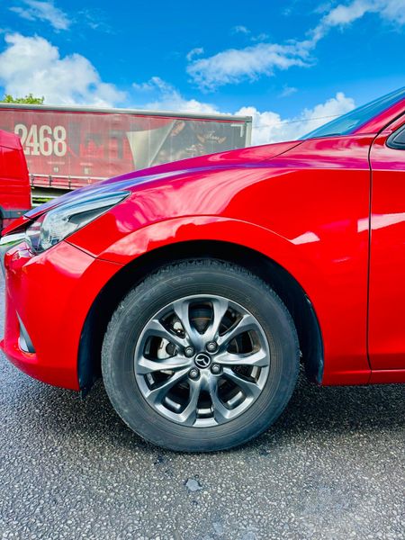 Mazda Damio 389276113