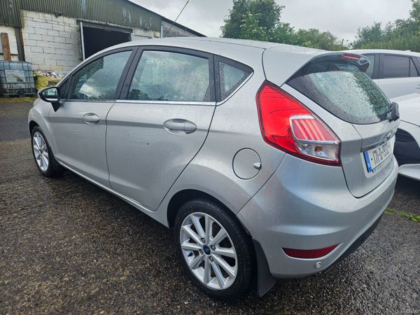 Ford Fiesta 2017 1.2 titanium 389285285