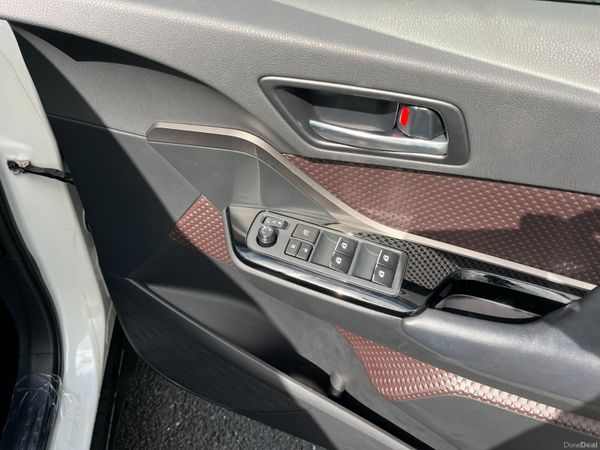 TOYOTA C-HR 2019, 1.8 HYBRID AUTO LOW KM HIGH SPEC 389299377
