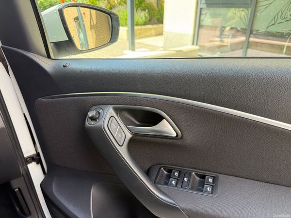 Volkswagen Polo 2014 389229695