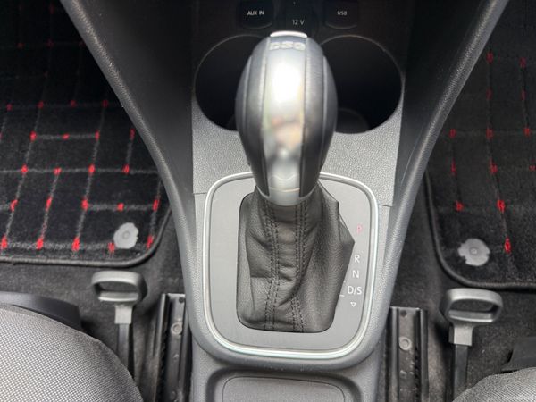 Volkswagen Polo 2015 389232049