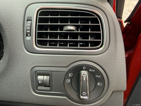 Volkswagen Polo 2015 389232051