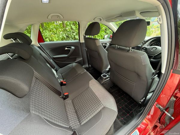 Volkswagen Polo 2015 389232037