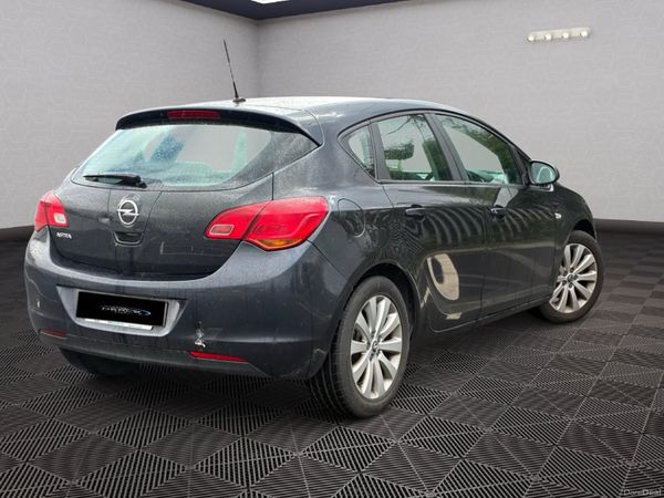 2012 Opel Astra 389236821
