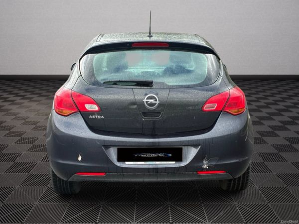 2012 Opel Astra 389236823