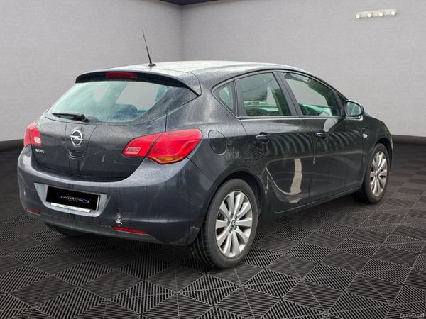 2012 Opel Astra 389236831