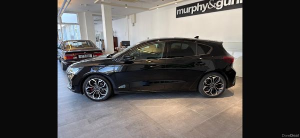 Ford Focus 2022 389371329