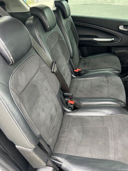 Ford S-Max Titanium Hi Spec 389391375