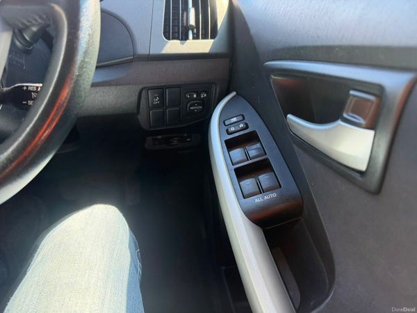 12 Toyota Prius Half Leather Seats 389441513