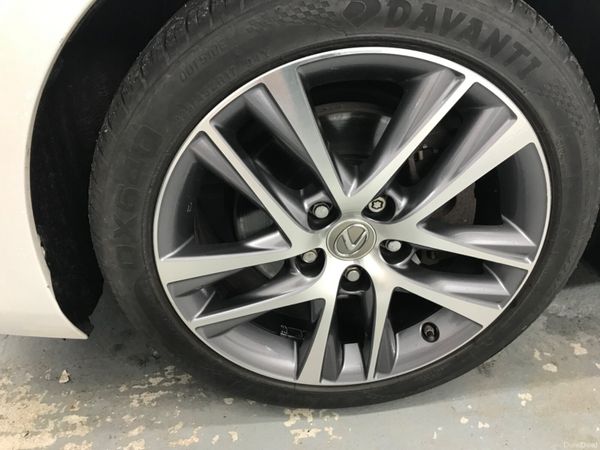 Lexus IS 2018 389401627
