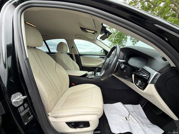 BMW 5-Series 2021 SE MHT 389415271