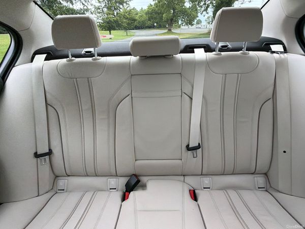 BMW 5-Series 2021 SE MHT 389415693