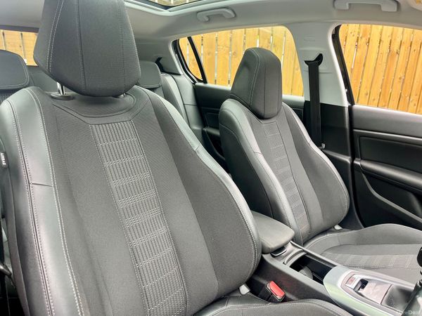Peugeot 308 2019 top the range allure 389418599