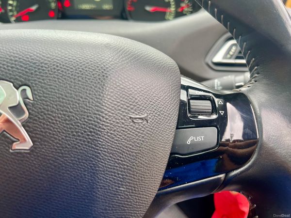 Peugeot 308 2019 top the range allure 389418601