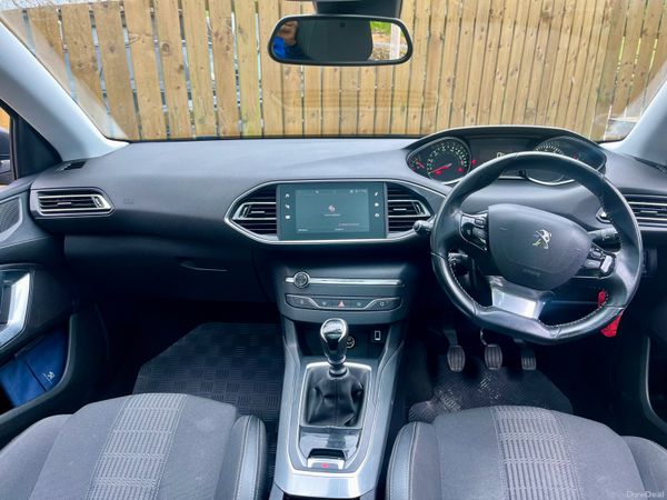 Peugeot 308 2019 top the range allure 389418603