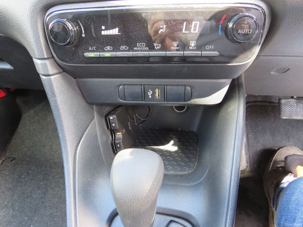 2021 TOYOTA YARIS 5DR PETROL HYBRID 389423191