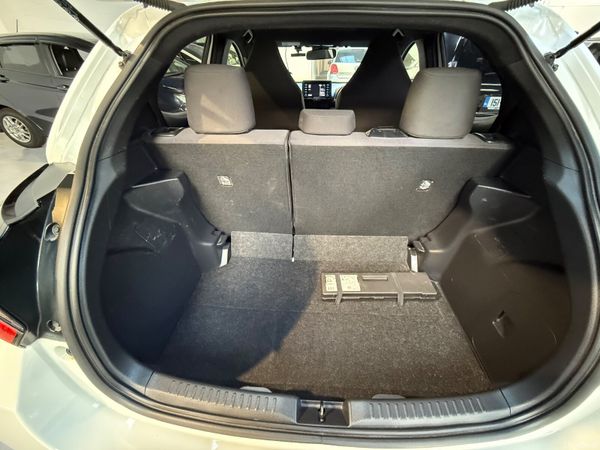 2020 Toyota Yaris 1.5 Hybrid Automatic,19K Miles 389434049