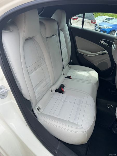 MERC A Class 1.6 Auto White Leather 50,000 KM 389557827