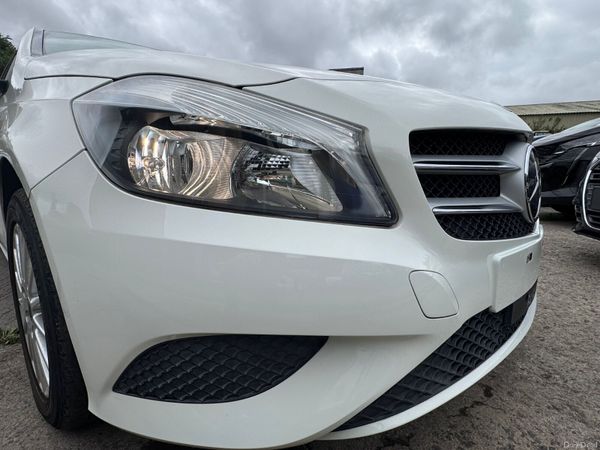 MERC A Class 1.6 Auto White Leather 50,000 KM 389557833