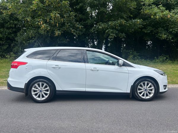 Ford Focus 2017( BELT JUST DONE) 389564133