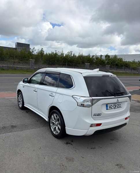 2014 Mitsubishi Outlander PHEV HIGH SPEC 389580531