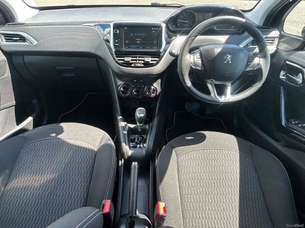 PEUGEOT 208 2017 1.2 PETROL AUTOMATIC 389588861
