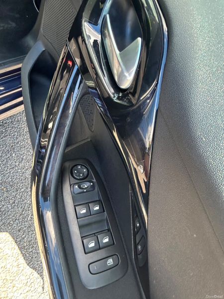 PEUGEOT 208 2017 1.2 PETROL AUTOMATIC 389588867