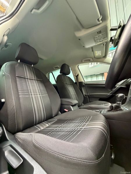 2015 (152) VW Golf -Lounge edition + Only 60,000km 389503637