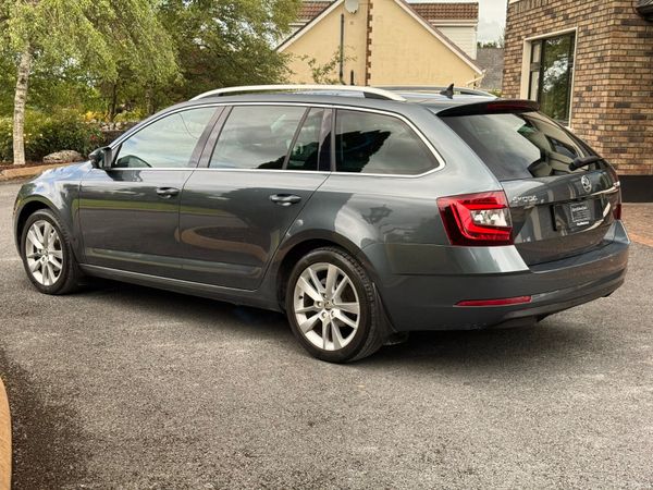 Immaculate 201 Skoda Octavia Kombi! 389510113