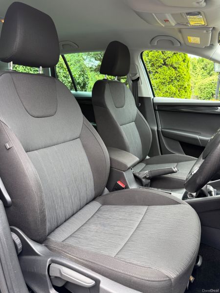 Immaculate 201 Skoda Octavia Kombi! 389510129