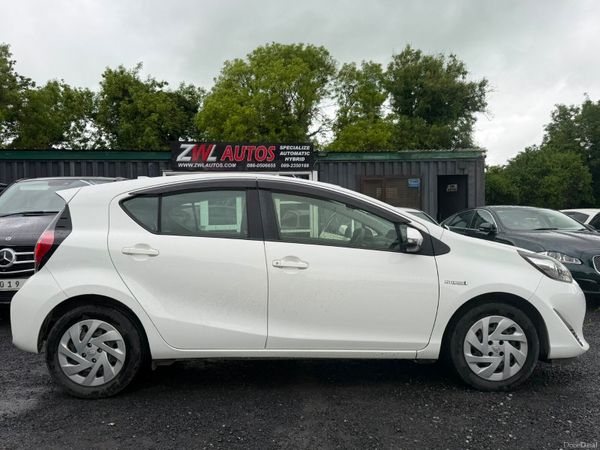 182 Toyota Aqua Hybrid 389519187