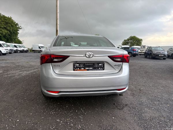 Toyota Avensis 389672973