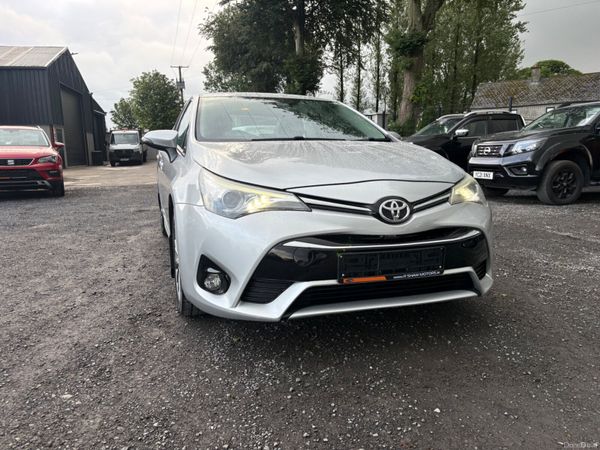 Toyota Avensis 389672985