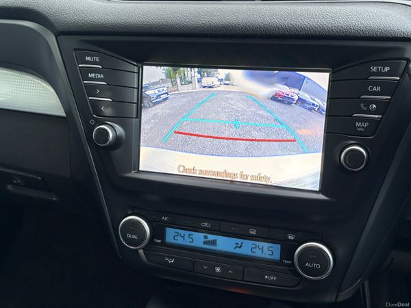 Toyota Avensis 389672993