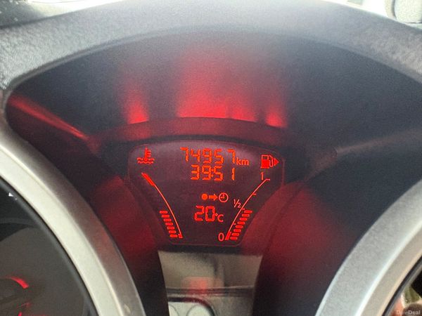 Nissan Juke 389673285
