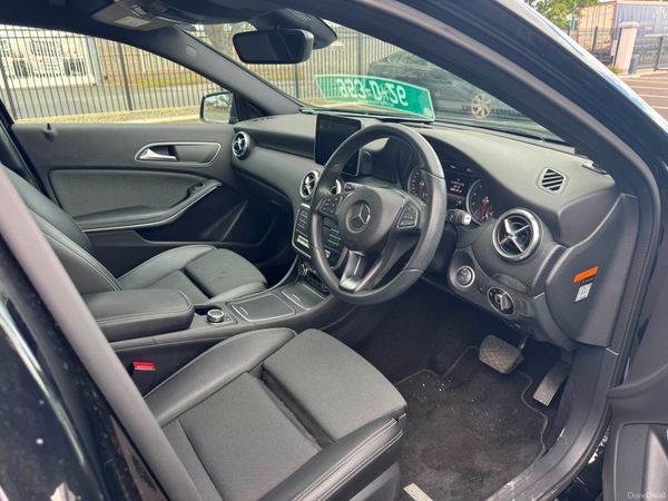Mercedes Benz A180 389680395