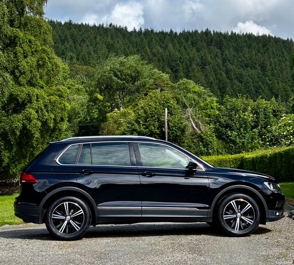 172 Volkswagen Tiguan Automatic Low KMs *Sale* 389689077
