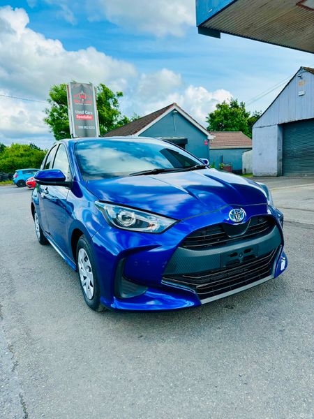 Toyota Yaris 1.5 hybrid 389699467