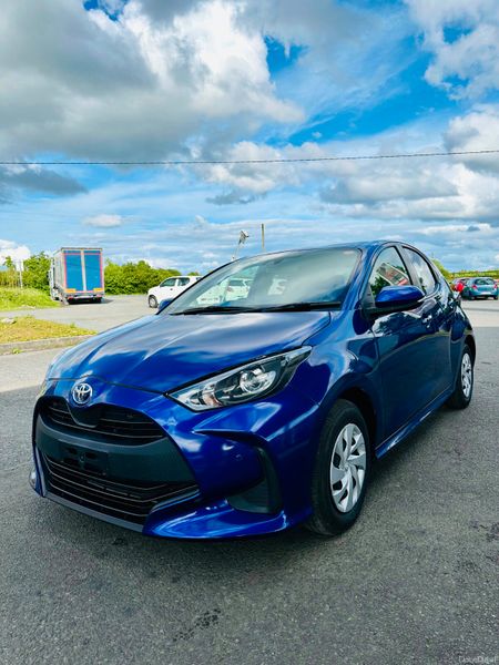 Toyota Yaris 1.5 hybrid 389699469